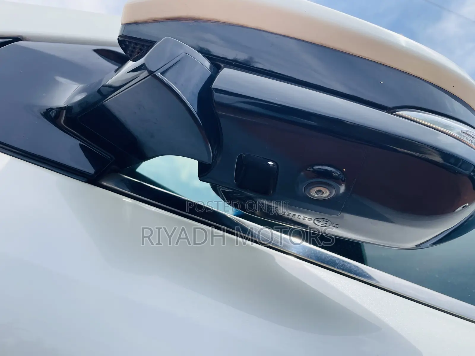 Toyota Harrier 2.0 2017 White