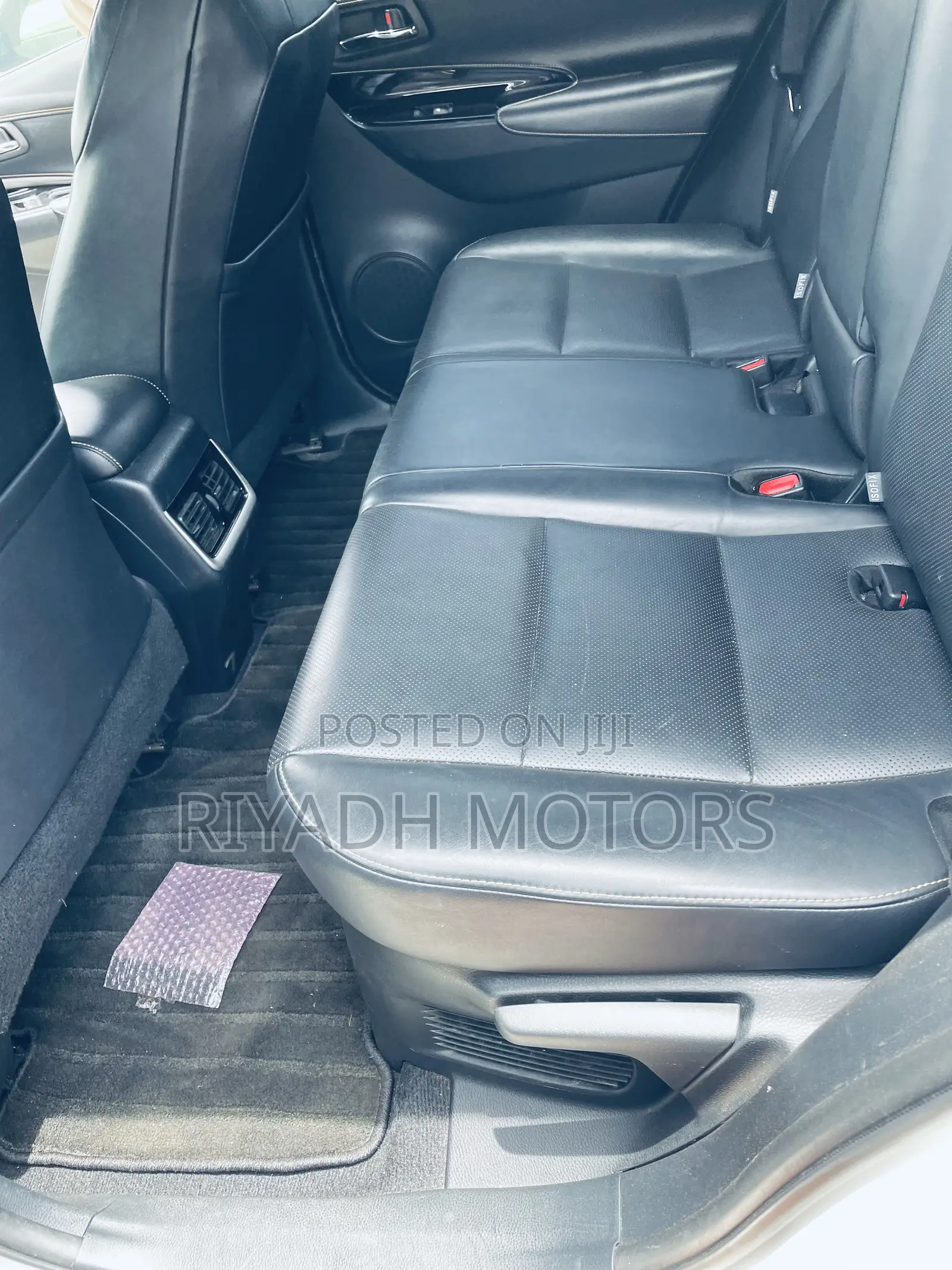 Toyota Harrier 2.0 2017 White