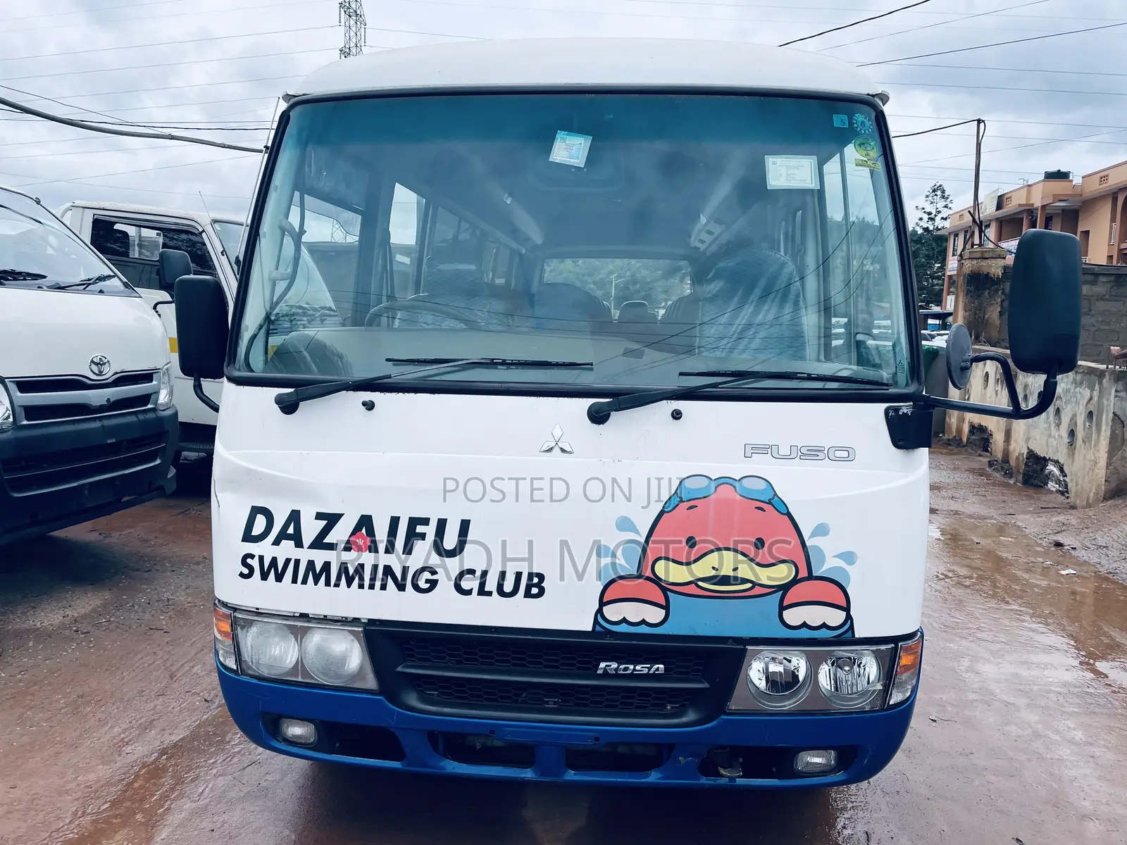 Mitsubishi Fuso Rosa 2012 White