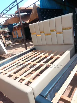 5by6 Cream Leather Dressed Bed With Stickers