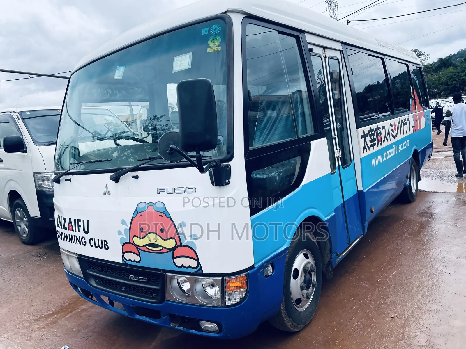 Mitsubishi Fuso Rosa 2012 White