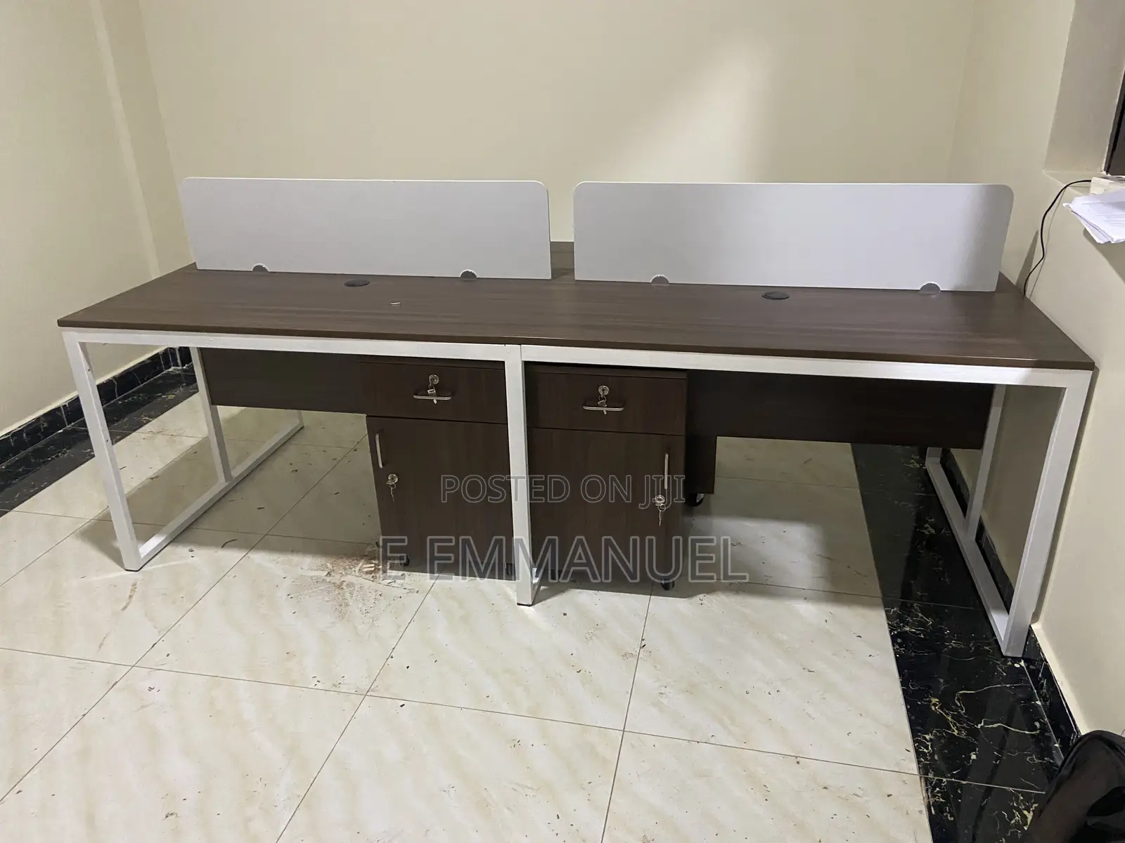 Trendy Four Seater Workstation
