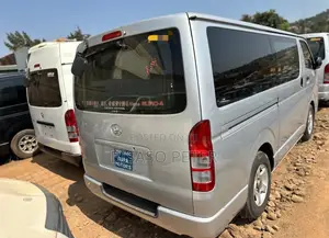 Toyota HiAce 2011 Silver