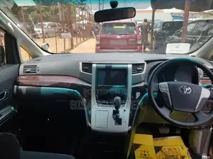 Toyota Alphard 2012 Silver