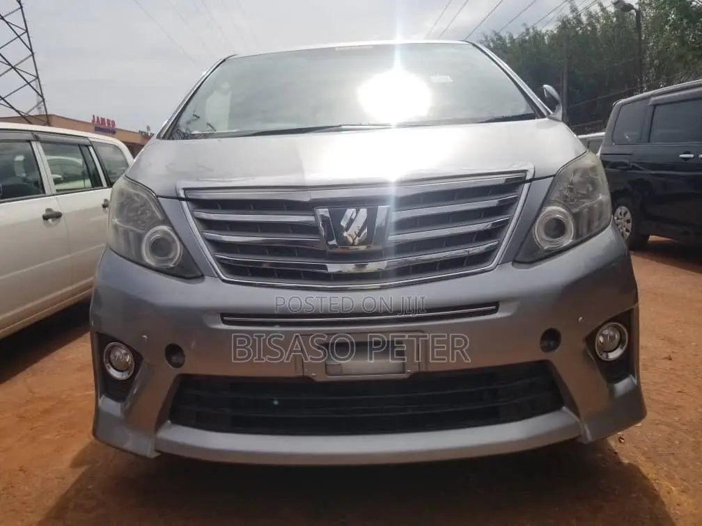 Toyota Alphard 2012 Silver