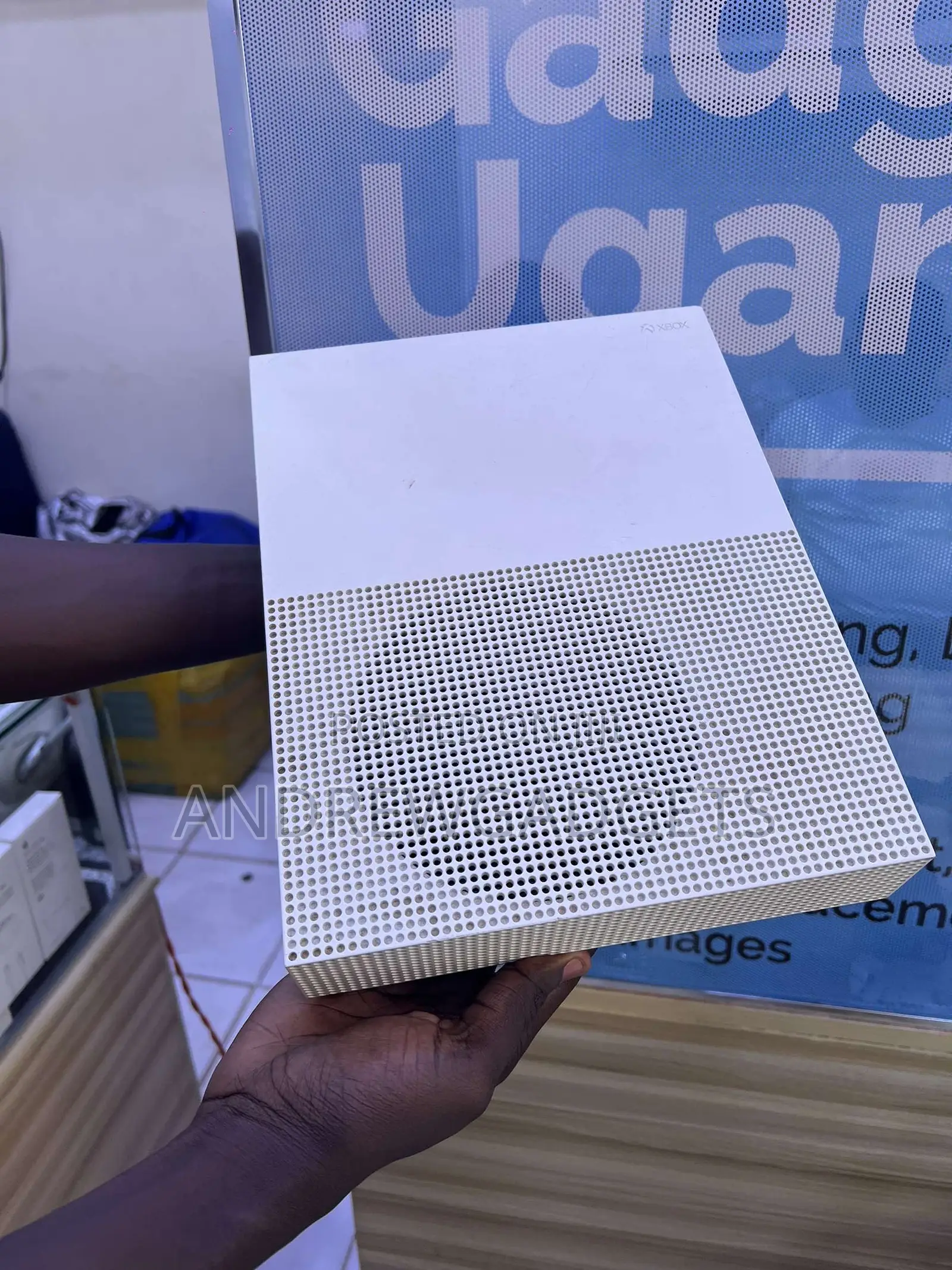 Xbox One S