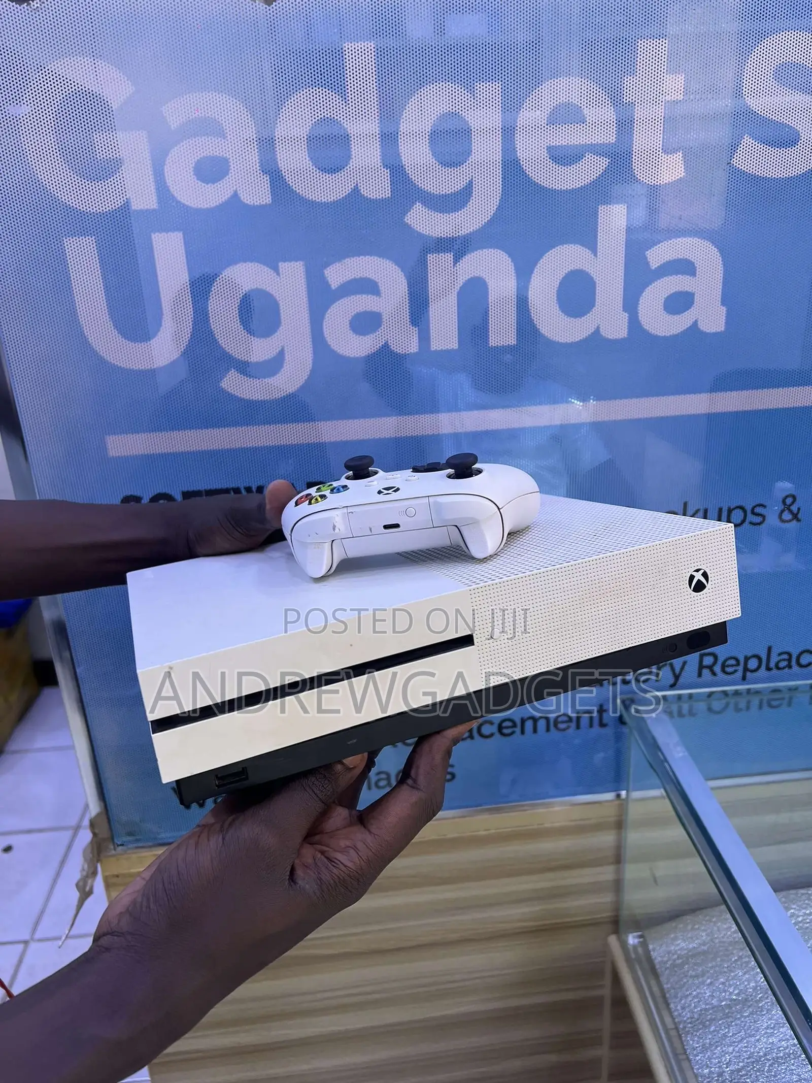 Xbox One S