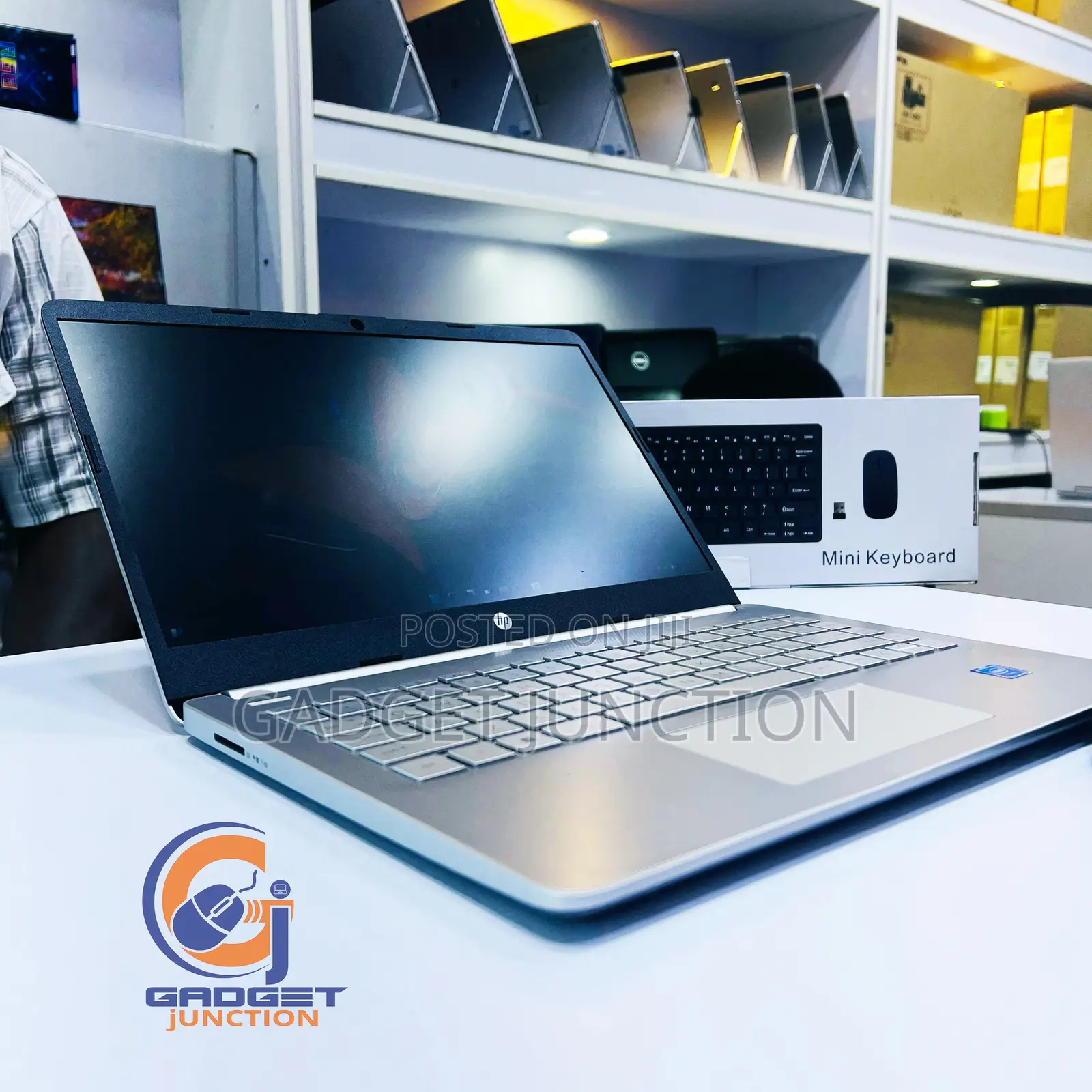 New Laptop HP 14S 8GB Intel Celeron SSD 256GB