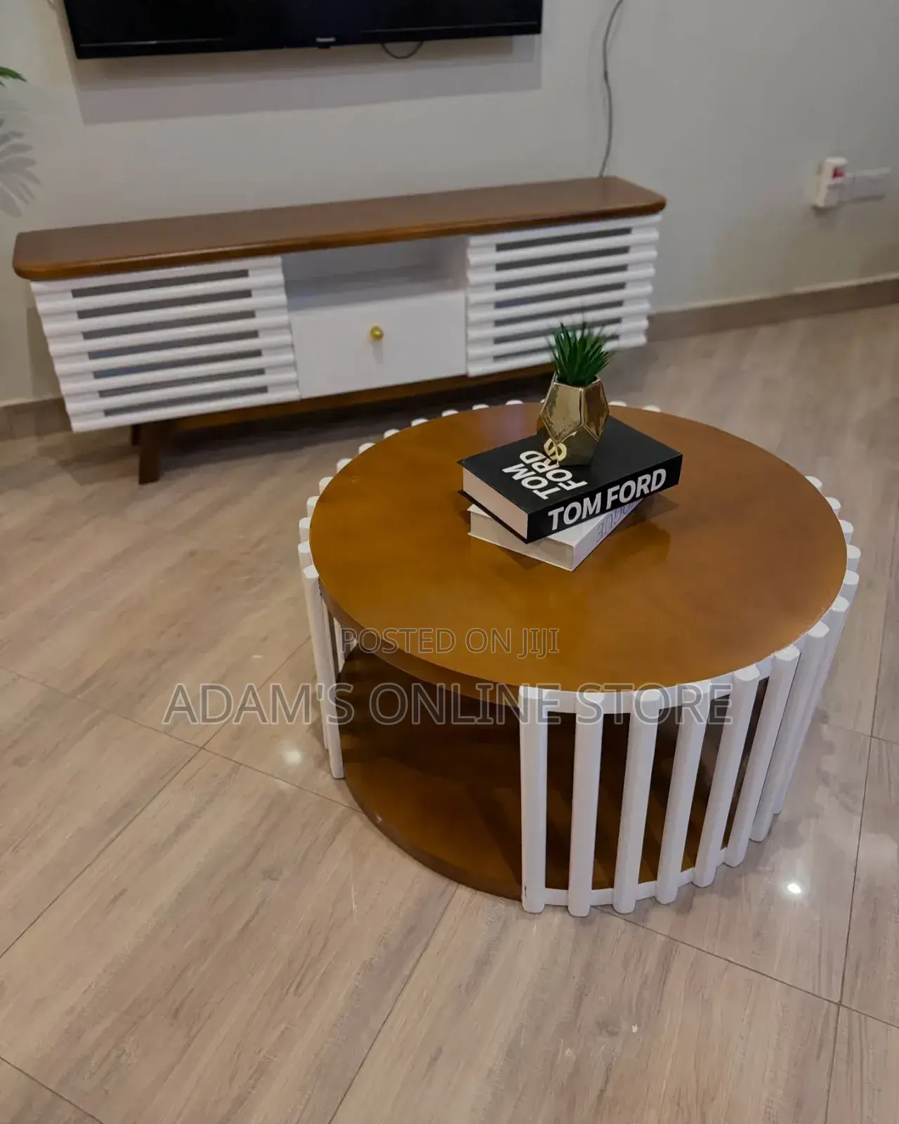Certer Table and White Stripes Tv Stand Unit Full Set