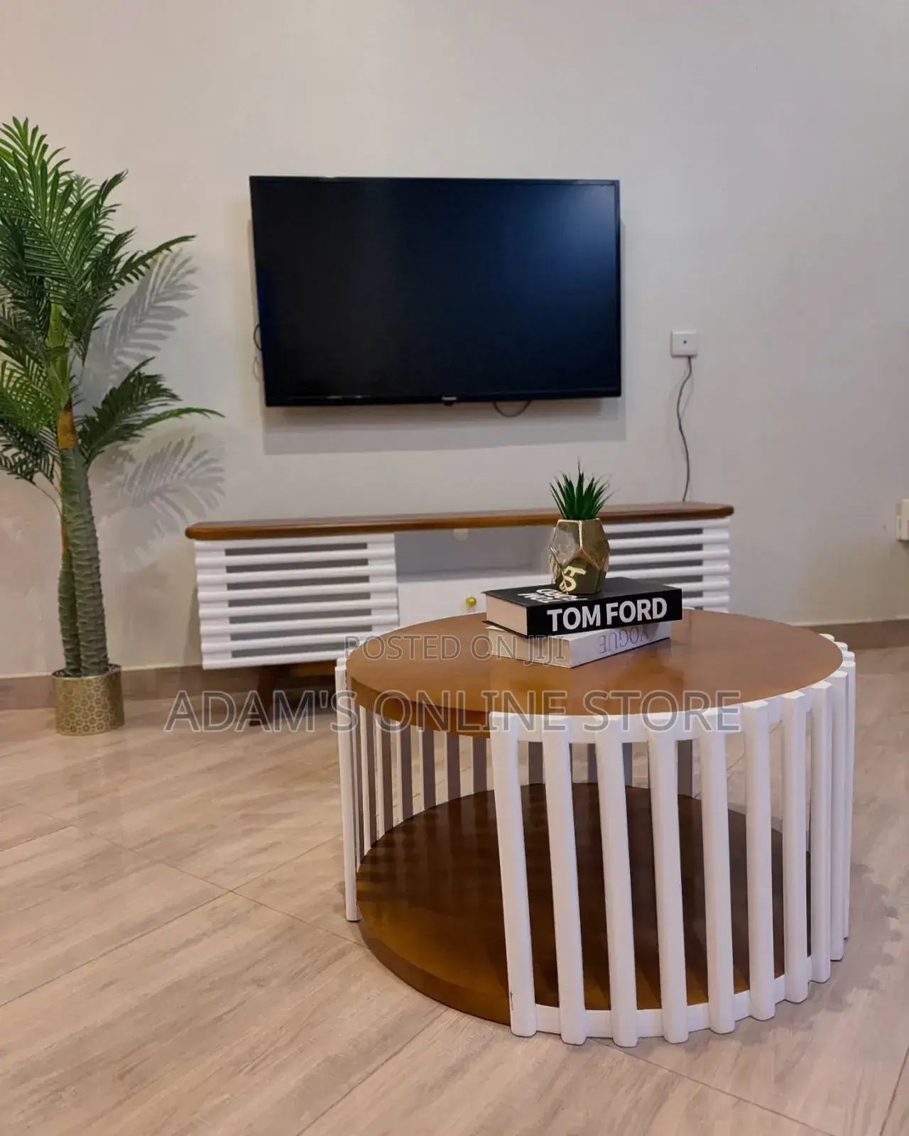 Certer Table and White Stripes Tv Stand Unit Full Set