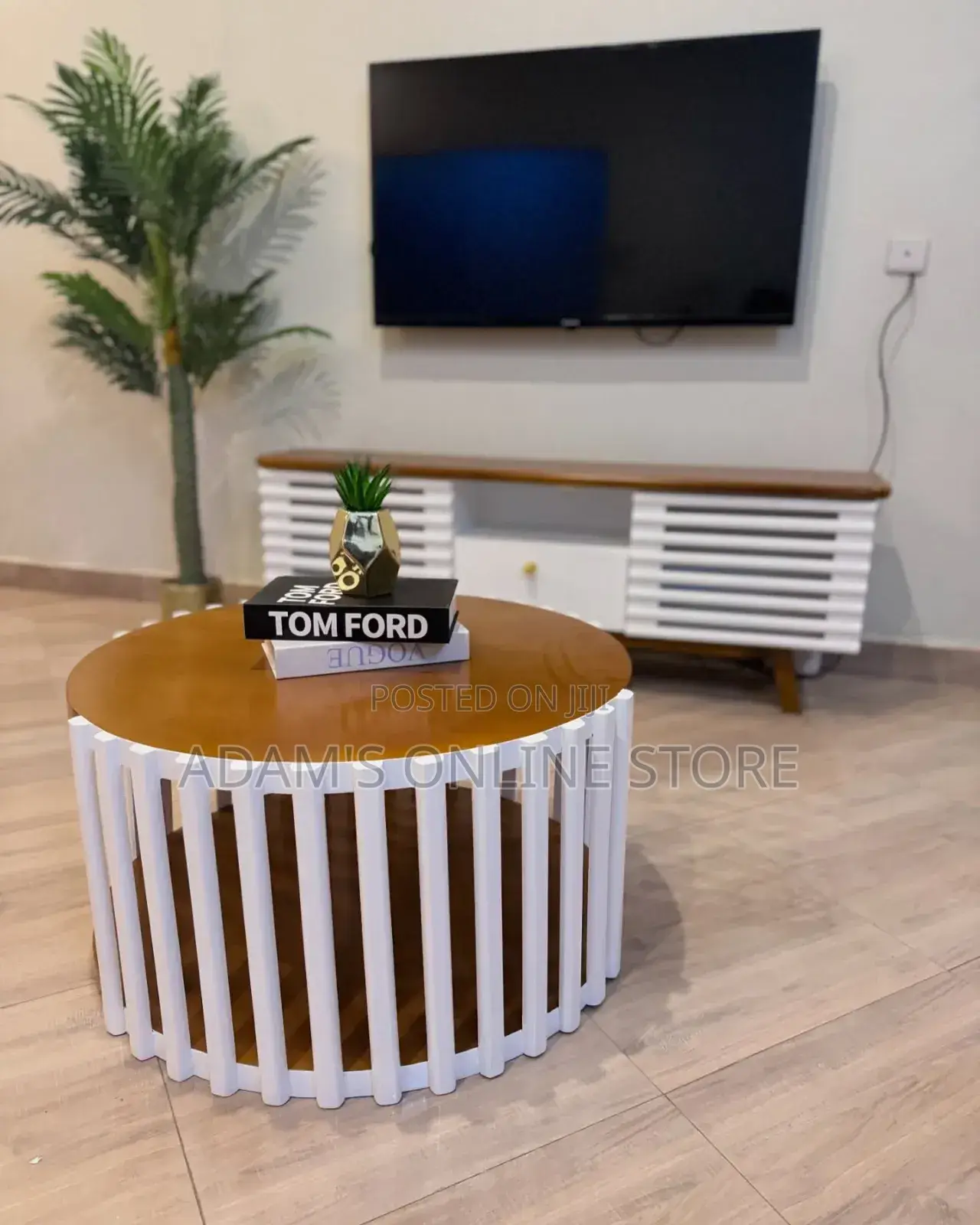 Certer Table and White Stripes Tv Stand Unit Full Set
