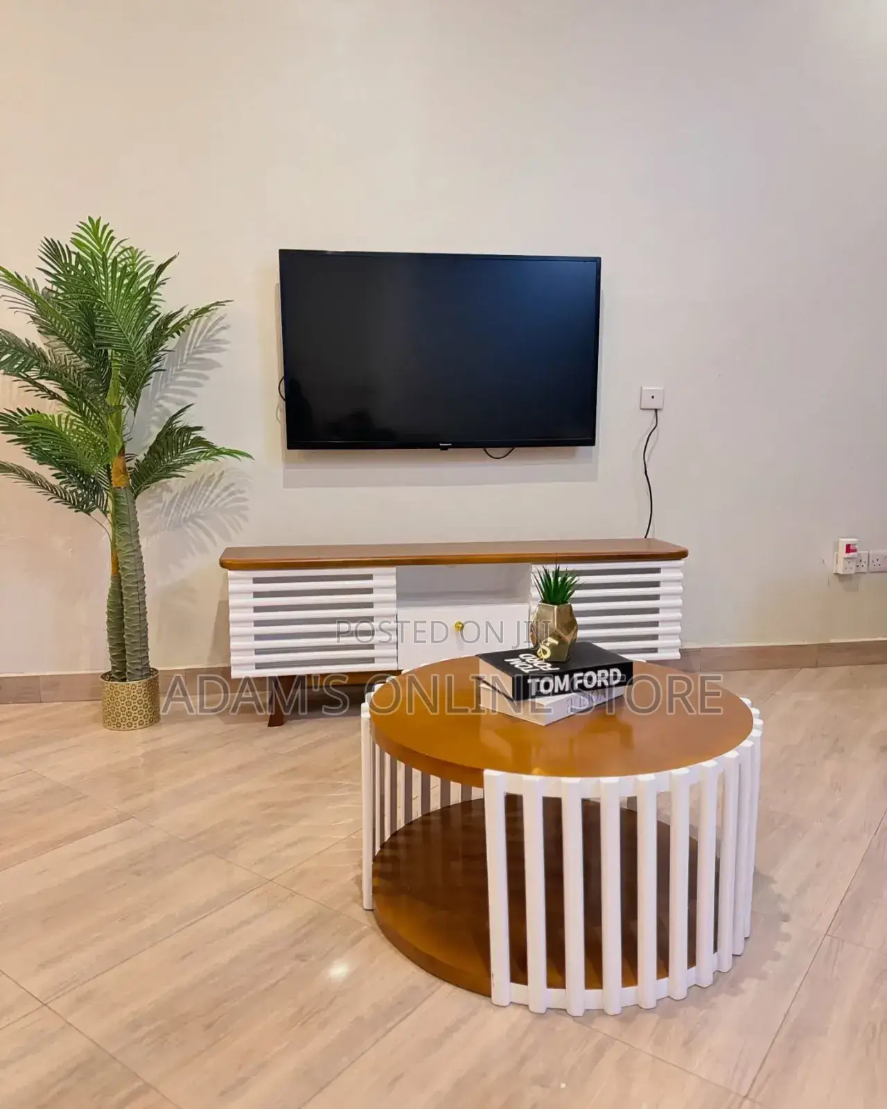 Certer Table and White Stripes Tv Stand Unit Full Set