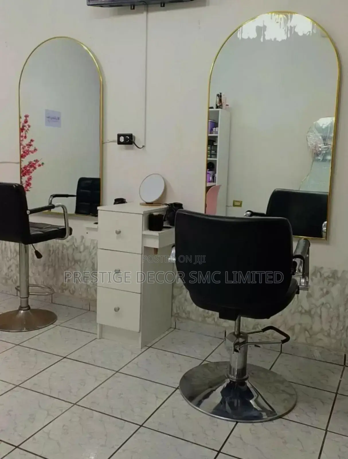 Classy Salon Decor.Majestic.Bb