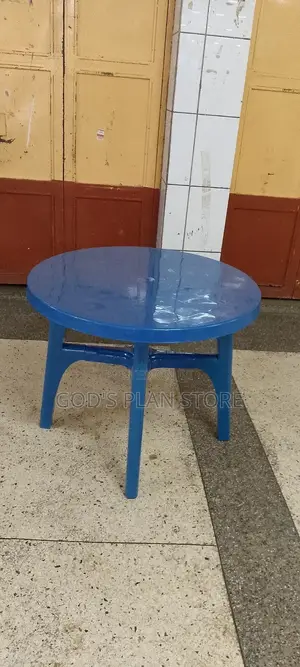 Round Plastic Table