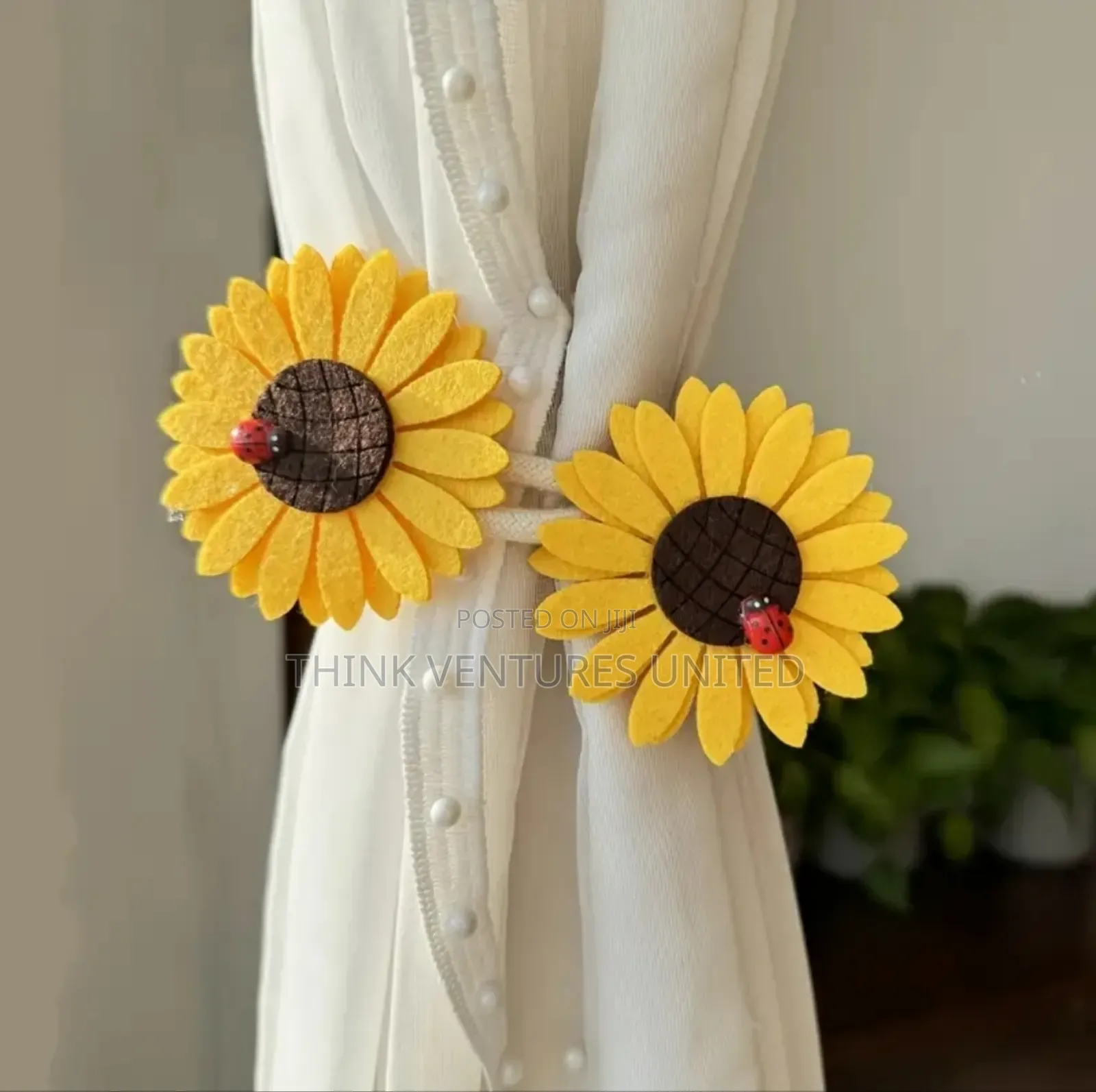 Lady Bird Curtain Holder