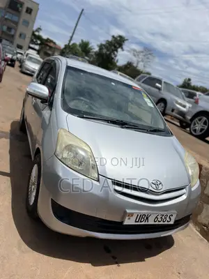 Toyota Passo Sette 2010 Silver