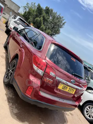 Subaru Outback 2010 Red