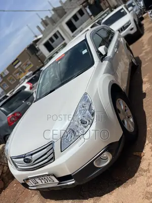 Subaru Outback 2010 White