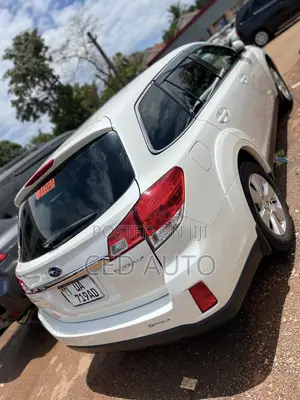 Subaru Outback 2010 White