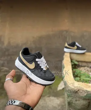 Classic Kid’S Black/White Air Force 1 07 Low Kid’S Sneakers