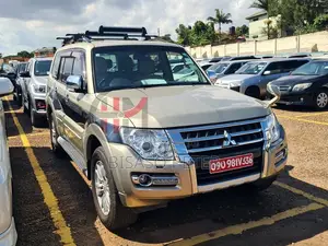 Mitsubishi Pajero V80 3.2 DI-D 2016 Gold