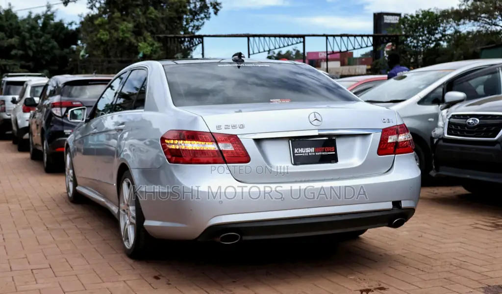 Mercedes-Benz E250 2011 Silver