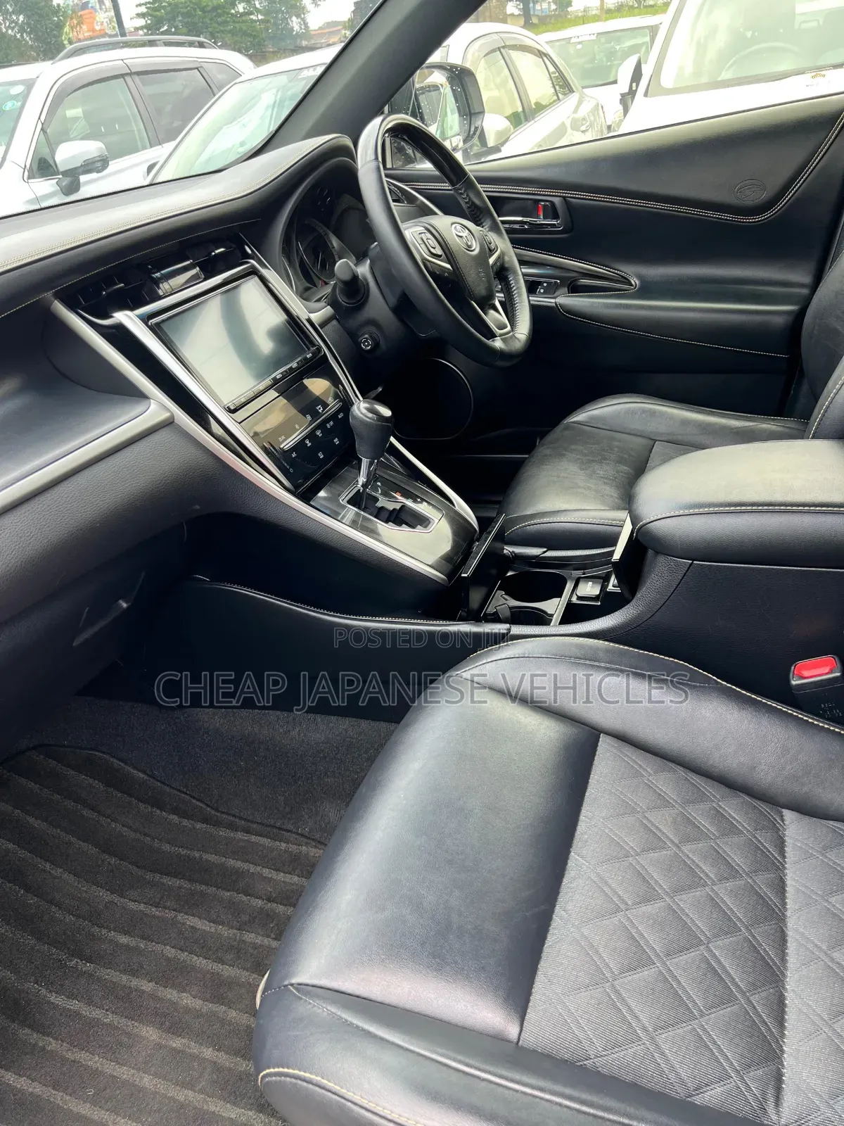 Toyota Harrier 2.0 2017 White