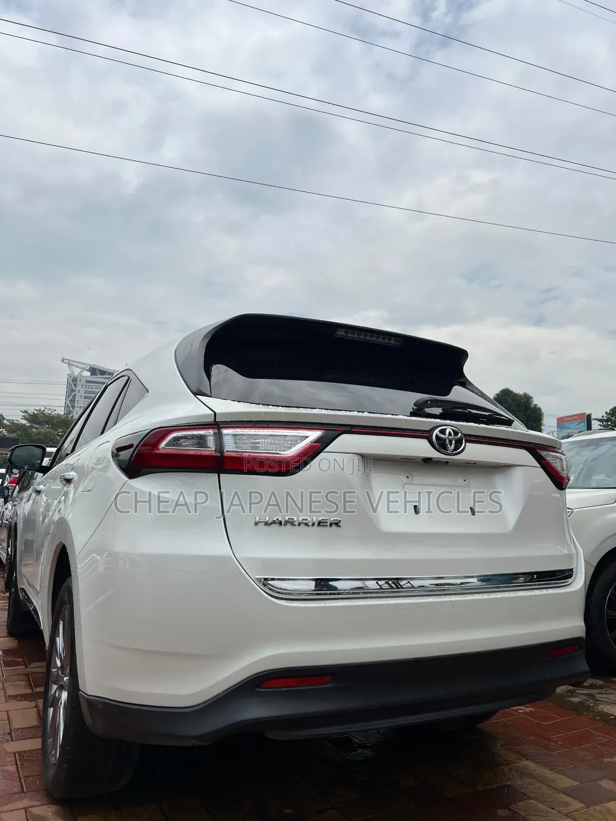 Toyota Harrier 2.0 2017 White
