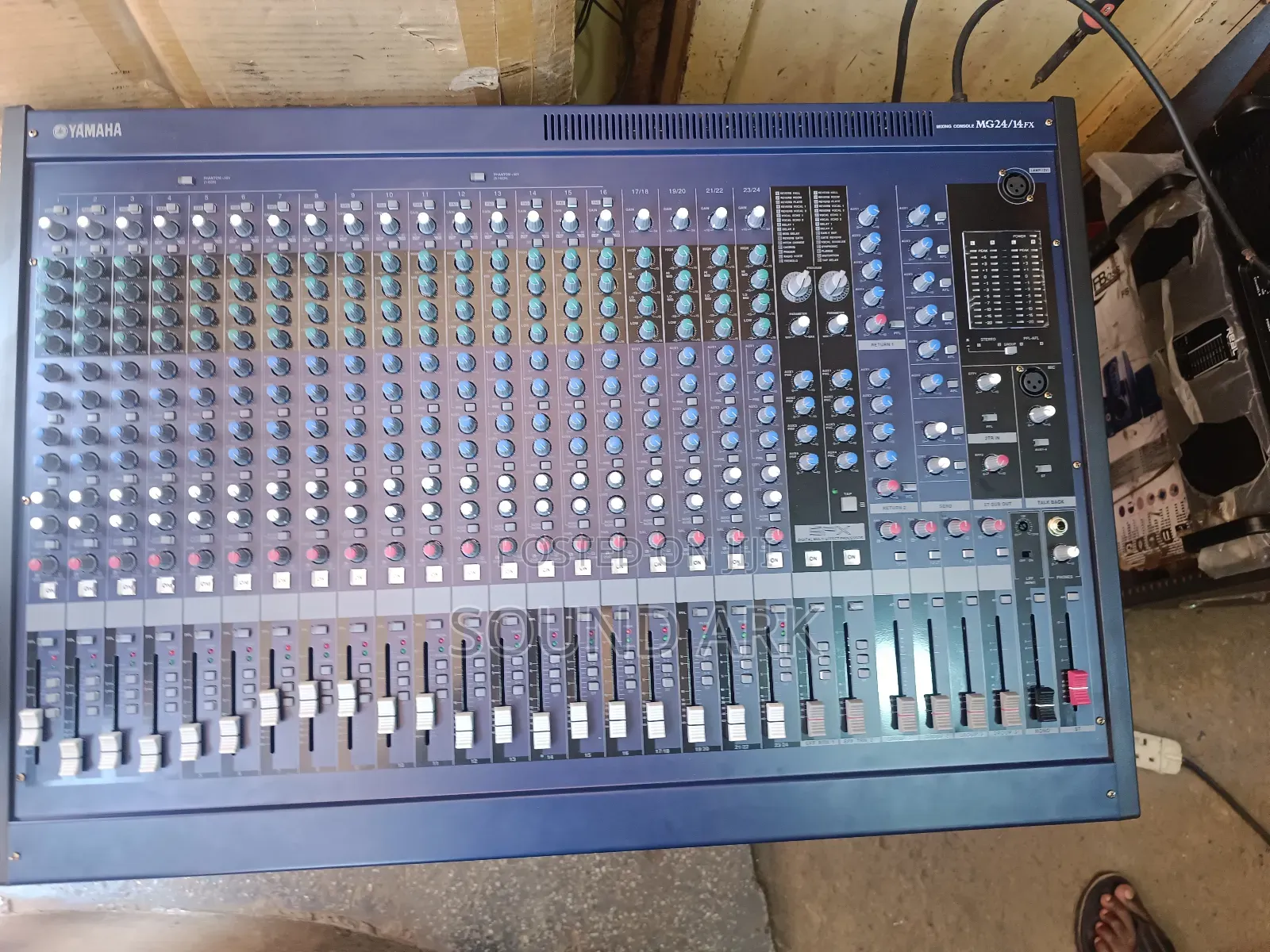 Mg 24 Mixer Console