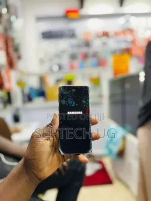 New Samsung Galaxy S10 128 GB Black