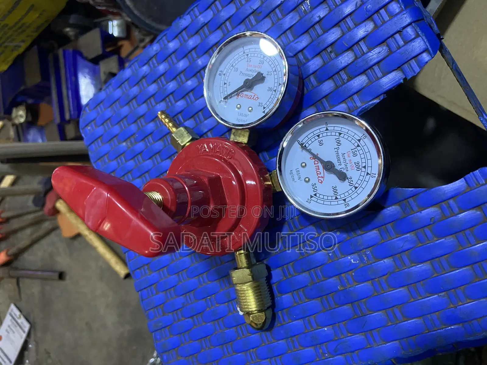 Oxygen Regulator
