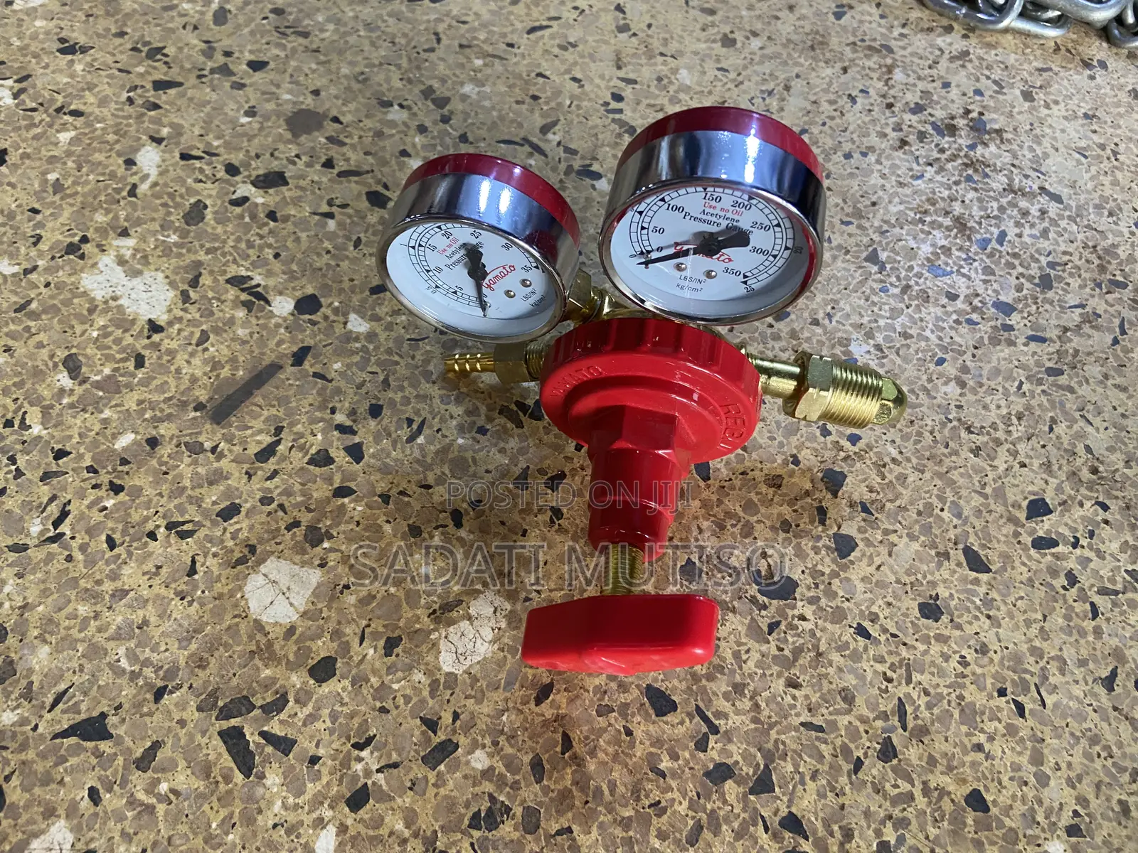 Oxygen Regulator