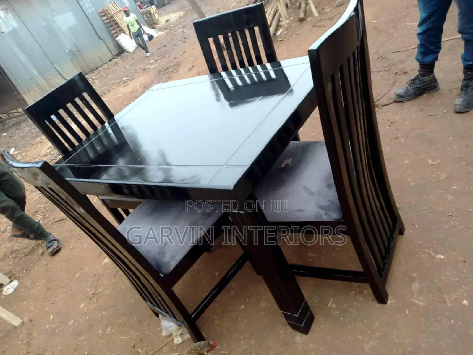 Classic Dinning Table