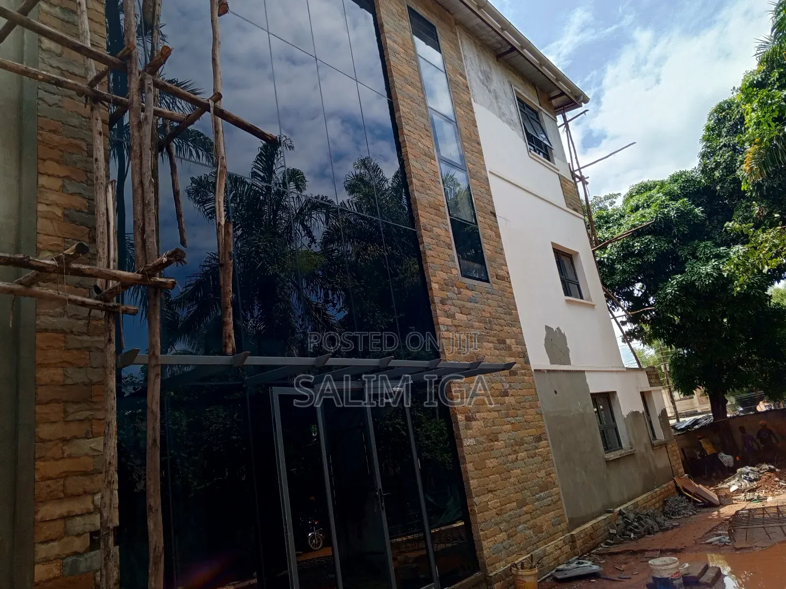 Magnificent Building for Rent