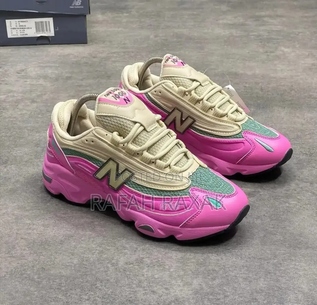 Lady's New Balance 1000 Trainer Sneakers