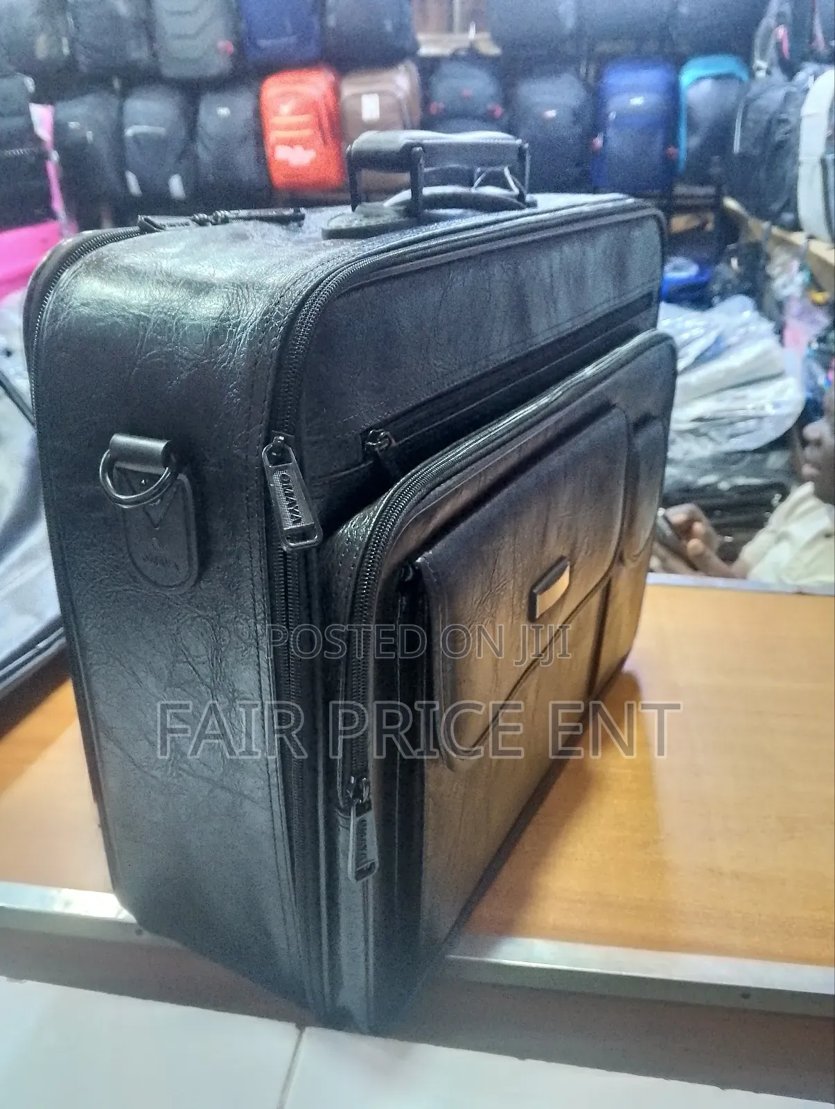 Noble Briefcase Leather. Big.( Black)