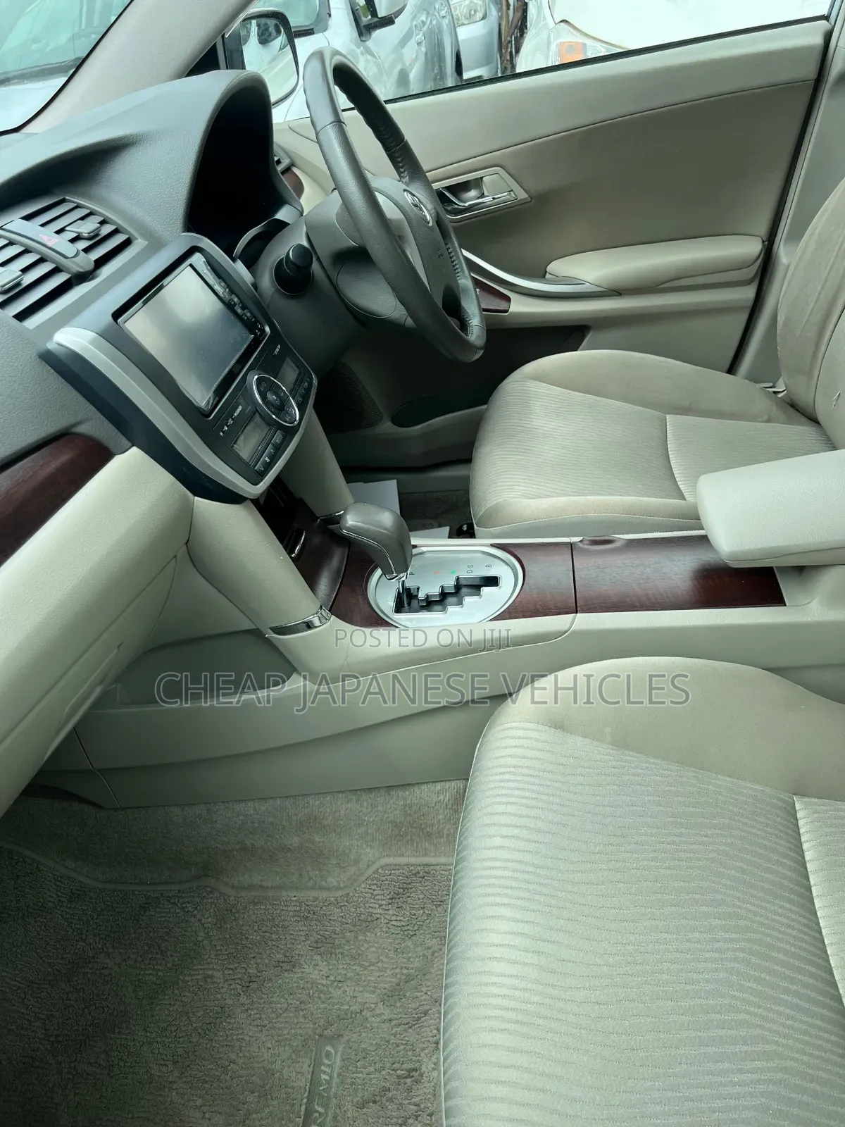 Toyota Premio 2013 Silver