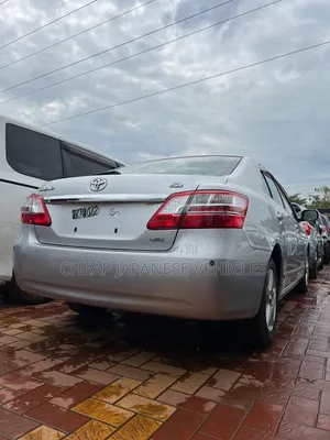 Toyota Premio 2013 Silver