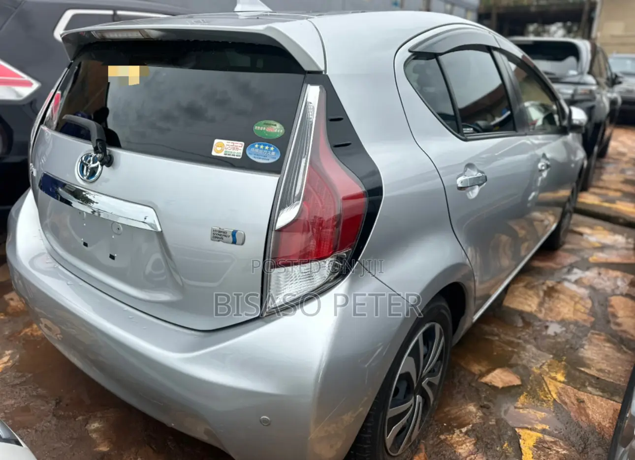 Toyota Aqua 2015 Silver