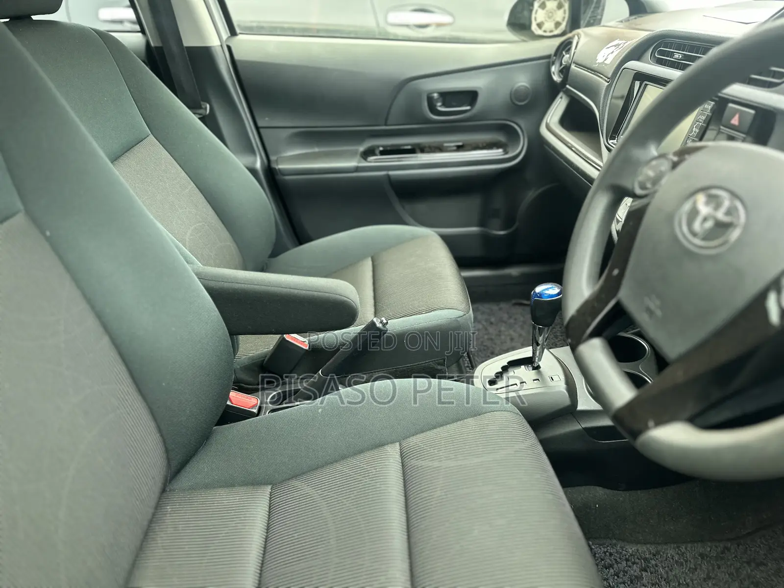 Toyota Aqua 2015 Silver