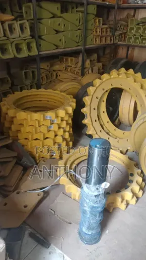 Jcb, 205, 215 Truck Chain, Tips, Idlers, Filters,Sprockets.