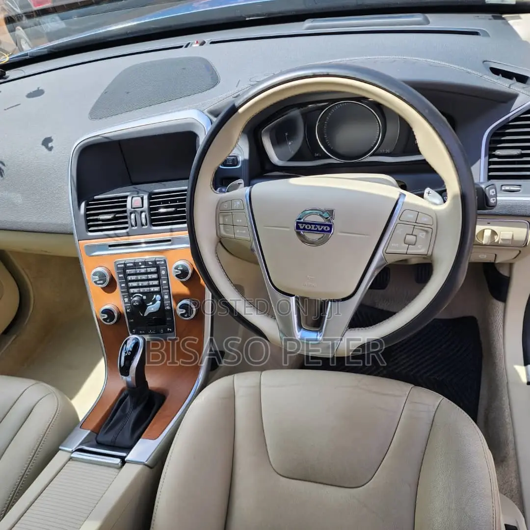 Volvo XC60 2016 Blue