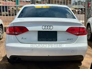 Audi A4 2.0T Premium 2012 White