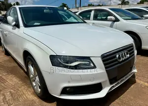 Audi A4 2.0T Premium 2012 White