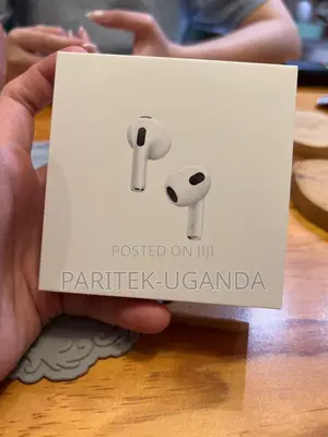 Apple Airpods (3rd Gen) Wireless Earbuds Charging Case