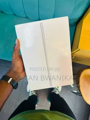 New Apple iPad 9.7 64 GB Gray