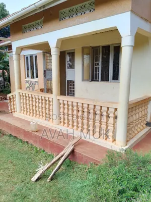 Furnished 3bdrm House in Division B for sale