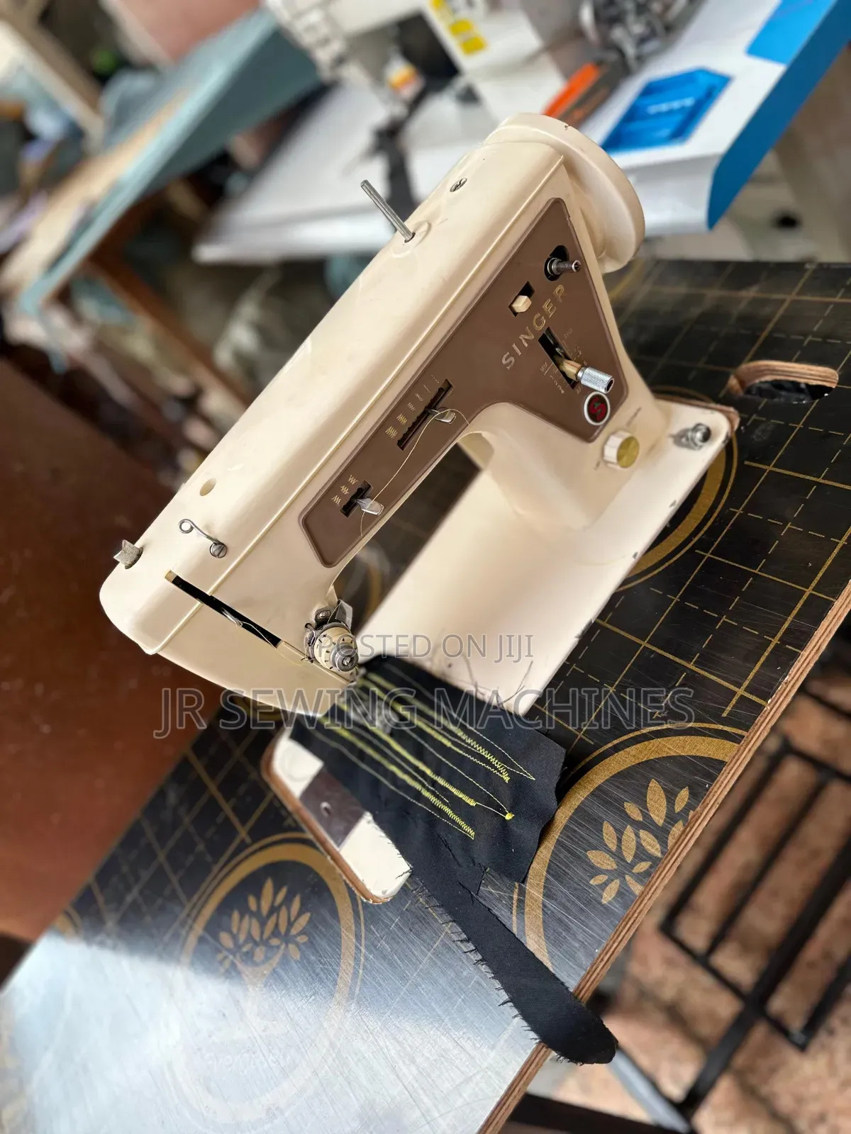 Singer Zigzag and Straight Stitching Machine