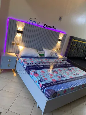 Wooden Bed of 5x6 Feet