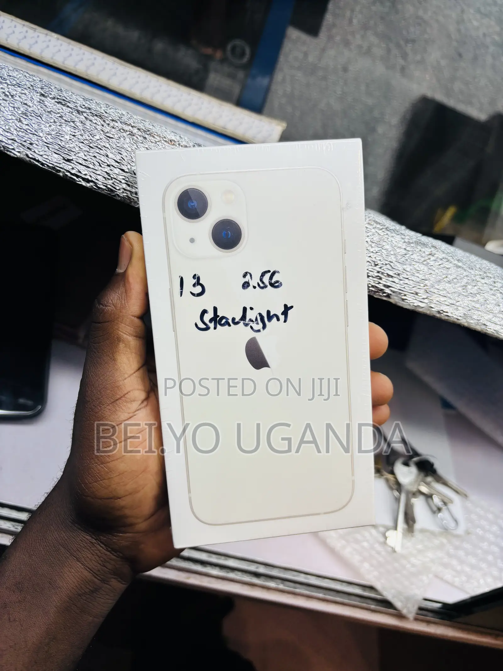 New Apple iPhone 13 128 GB White